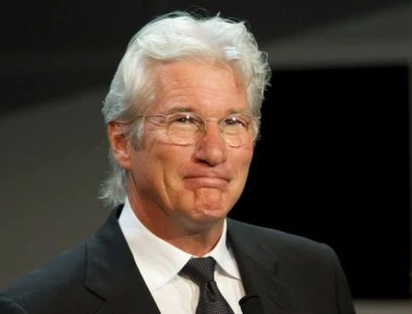 Ξανά μπαμπάς ο Ρίτσαρντ Γκιρ στα 69 του